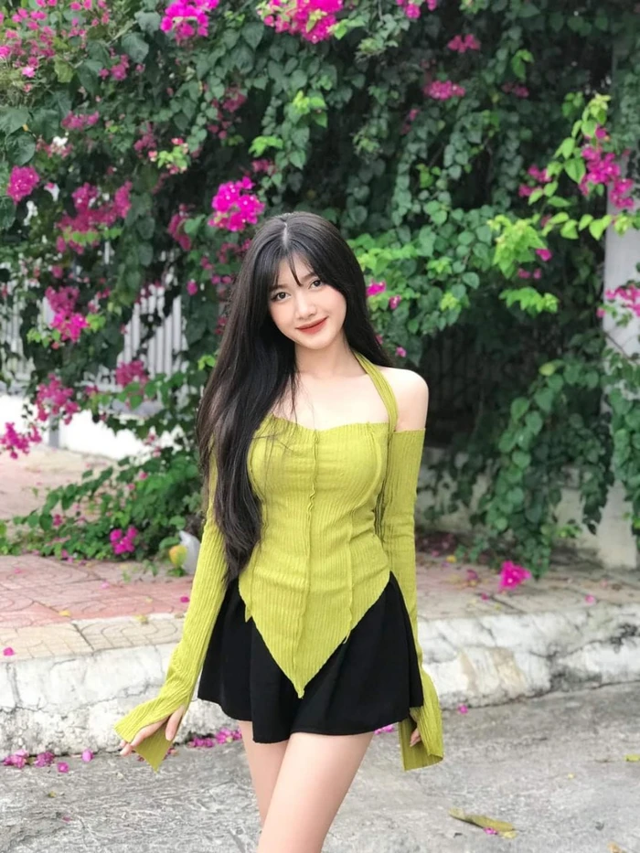 ảnh gái xinh tóc dài sexy