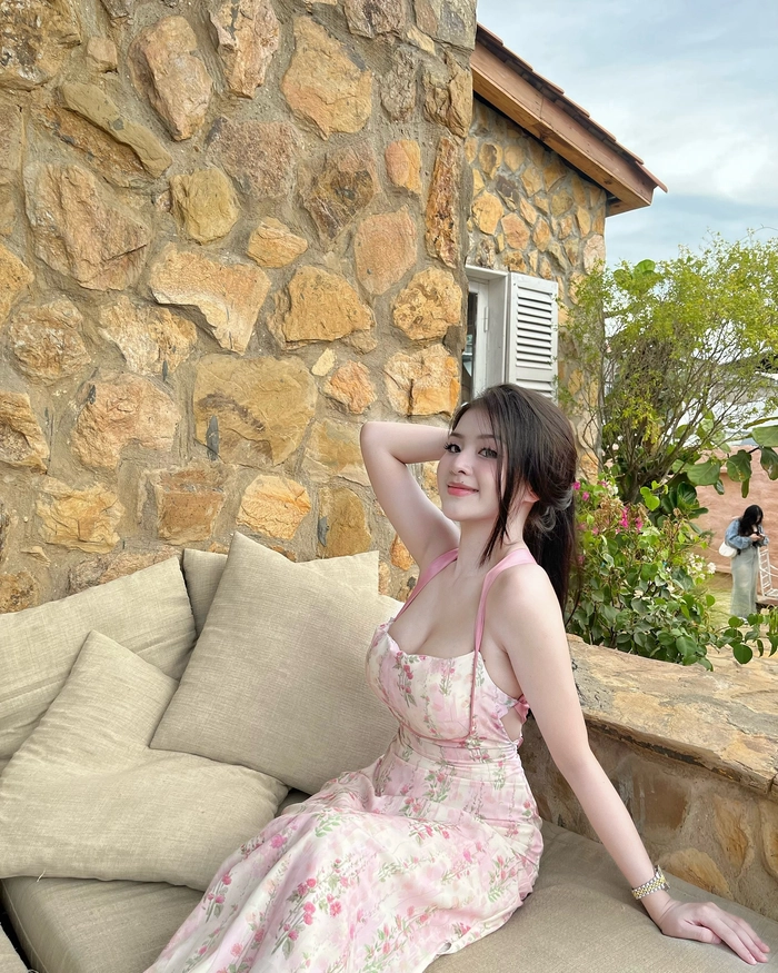 ảnh gái xinh ngực to tròn