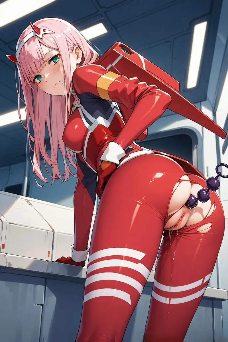 zero two cosplay phi hành gia hentai 