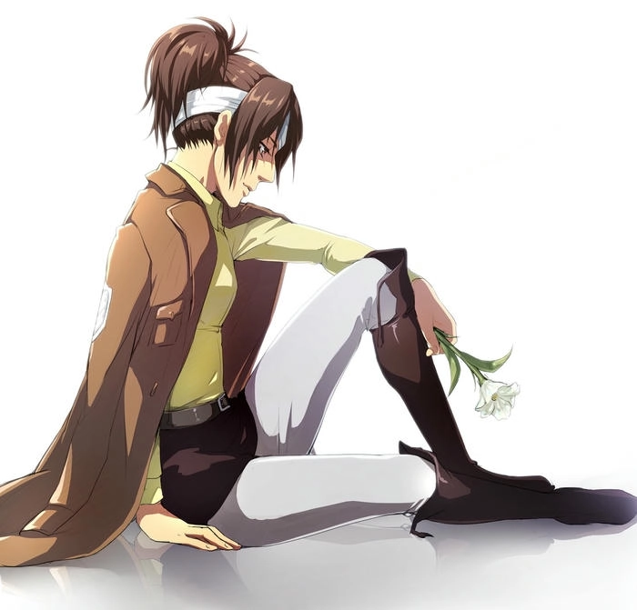 hange zoe trong attack on titan 