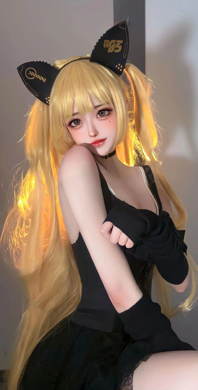 Ảnh cosplay cô gái mèo đen dễ thương