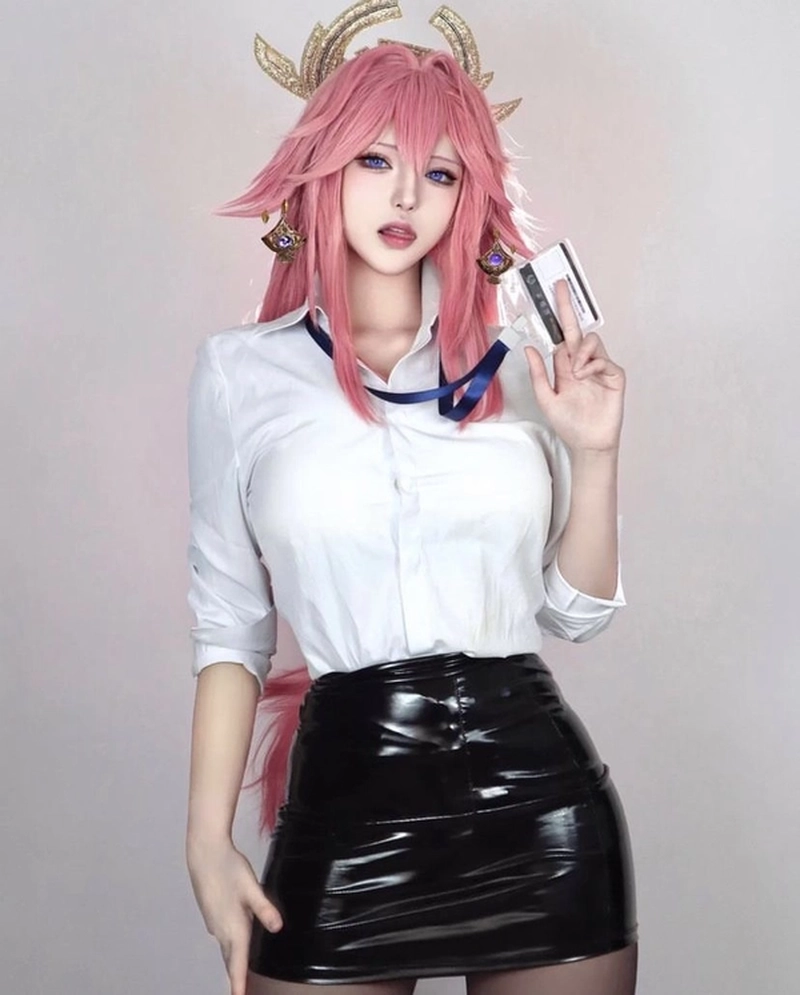 Ảnh cosplay cô thư ký anime đẹp