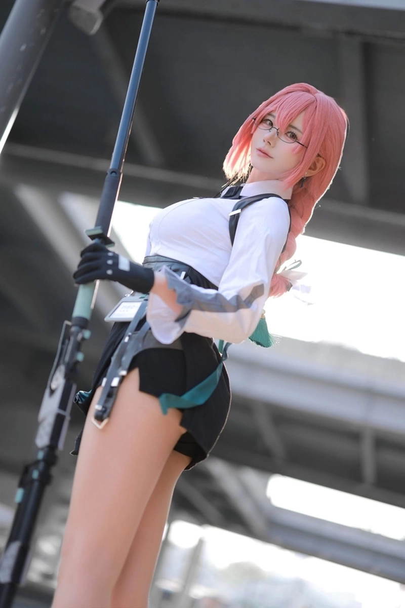 Ảnh cosplay cô thư ký xinh nhất