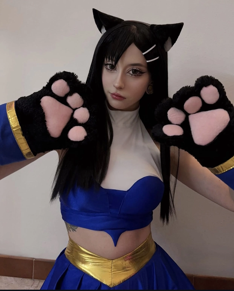 Ảnh cosplay con mèo đen dễ thương