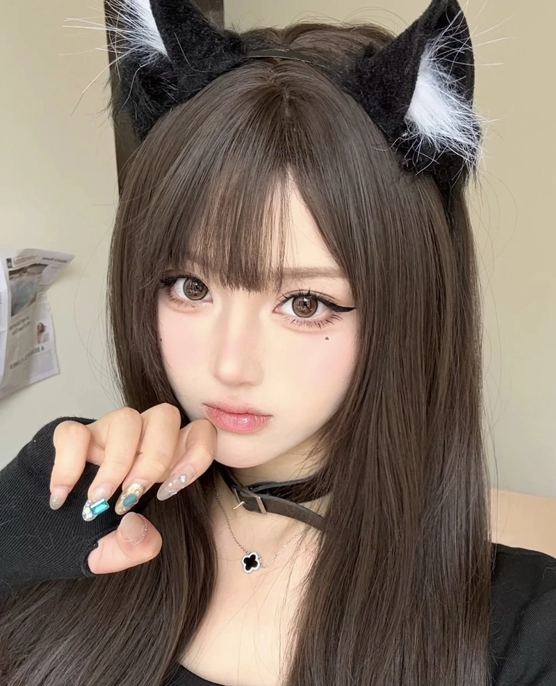Ảnh cosplay con mèo đen dịu dàng