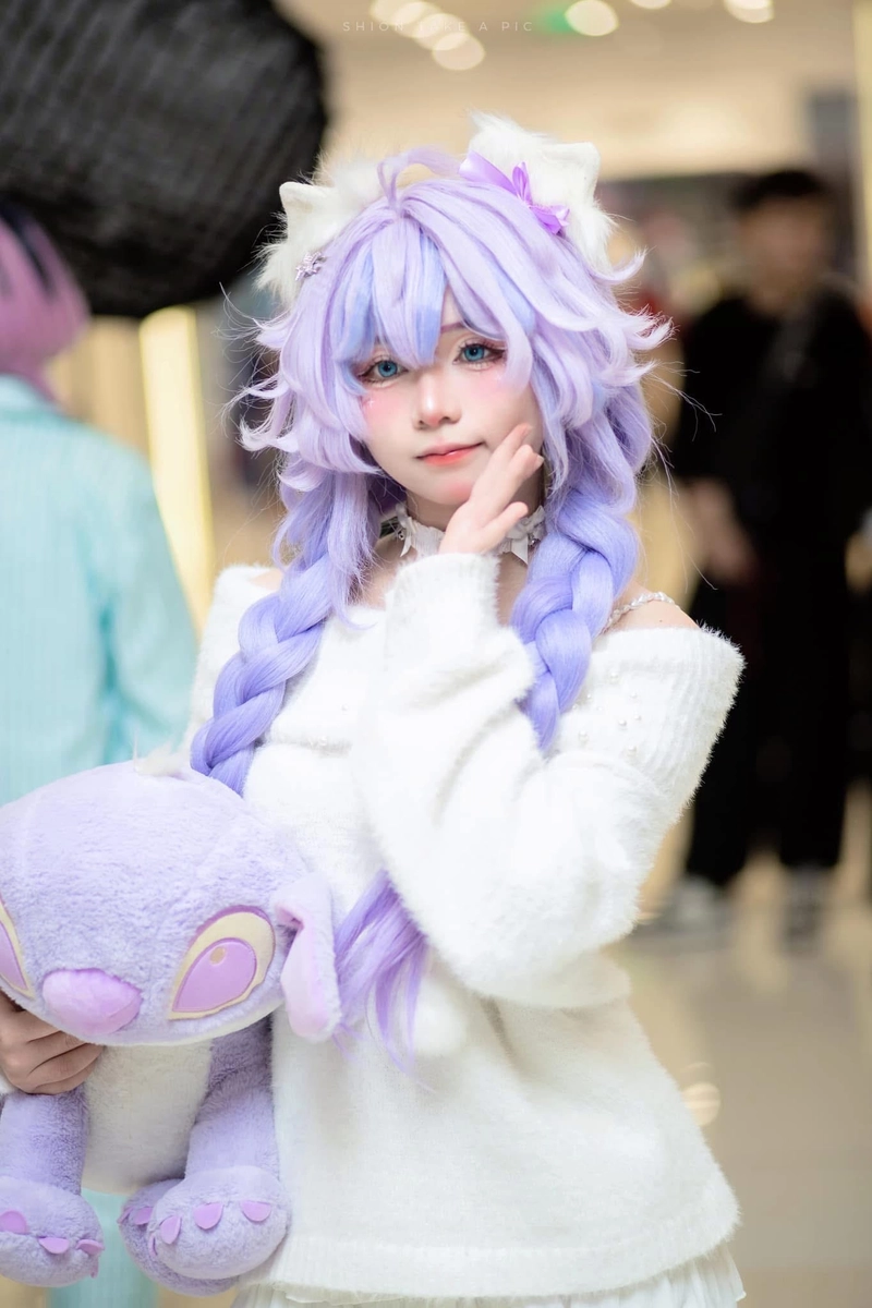 Ảnh cosplay con mèo trắng cute