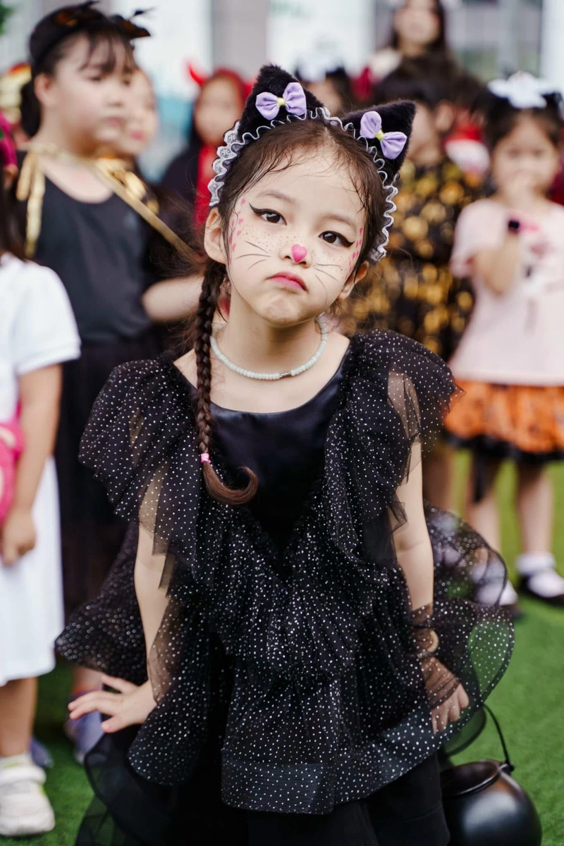 Ảnh cosplay mèo đen kids
