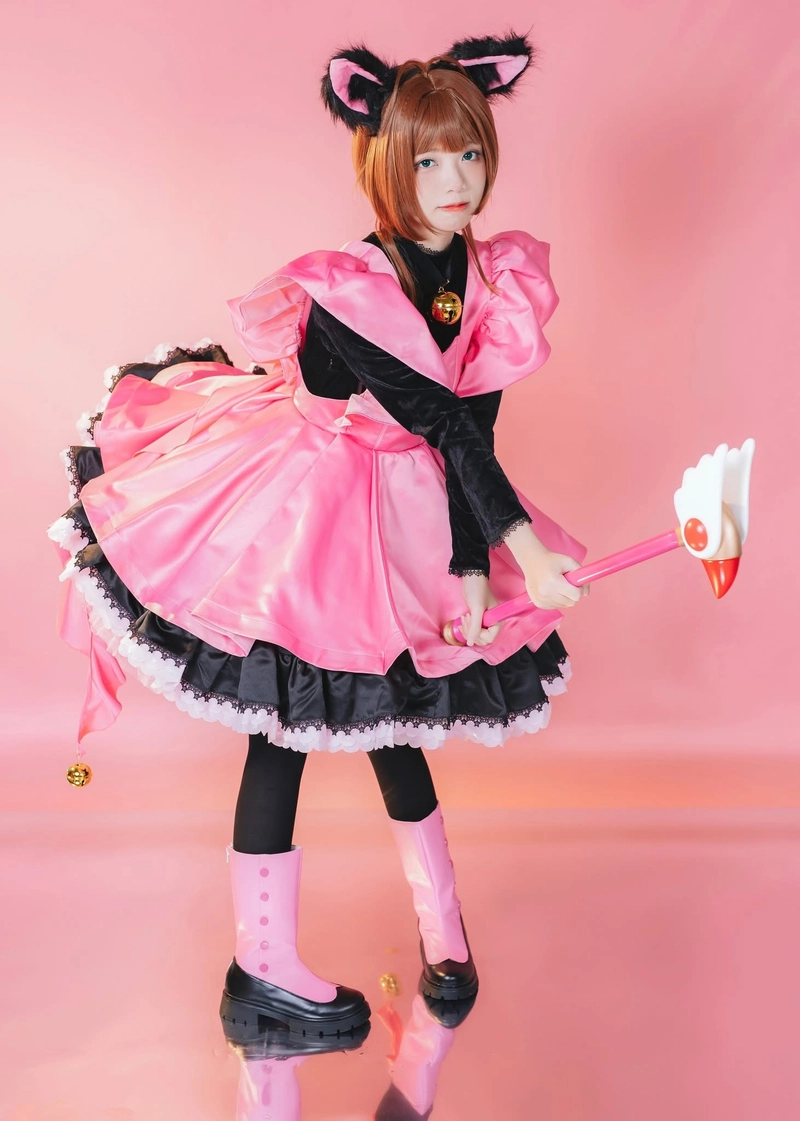 Ảnh cosplay sakura cầm gậy