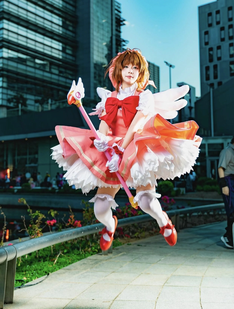 Ảnh cosplay sakura đang bay