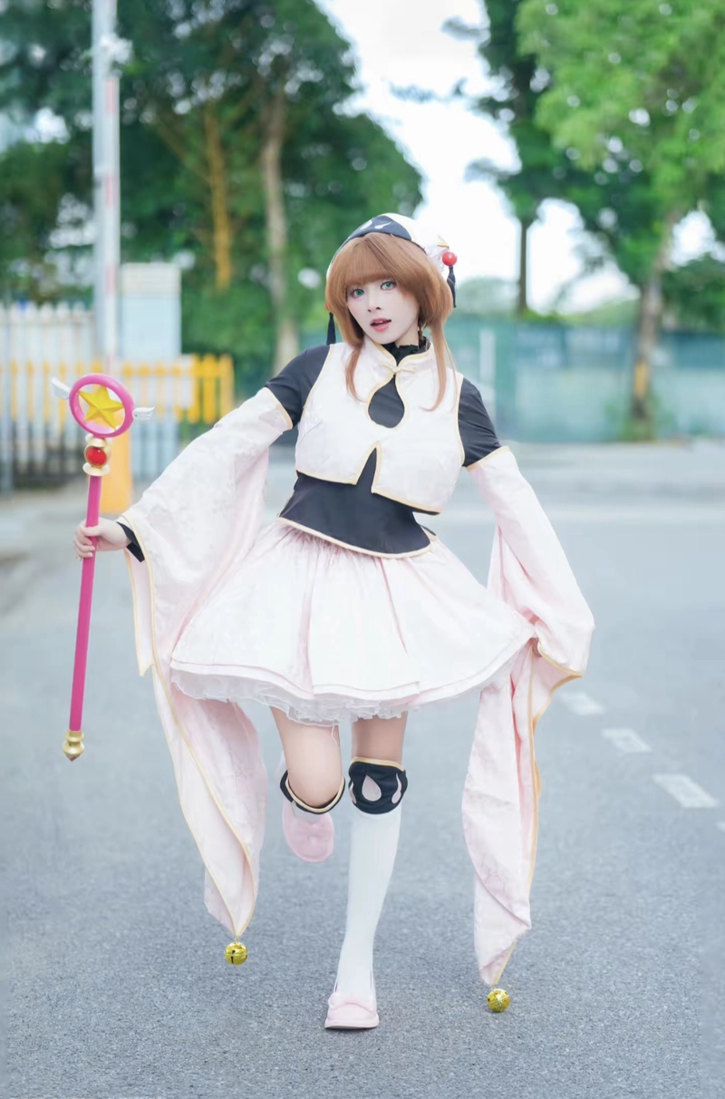Ảnh cosplay sakura đường phố
