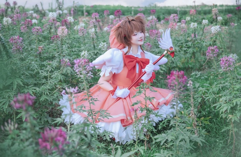 Ảnh cosplay sakura ở vườn hoa