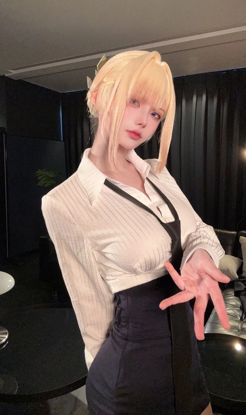 Ảnh cosplay thư ký dễ thương