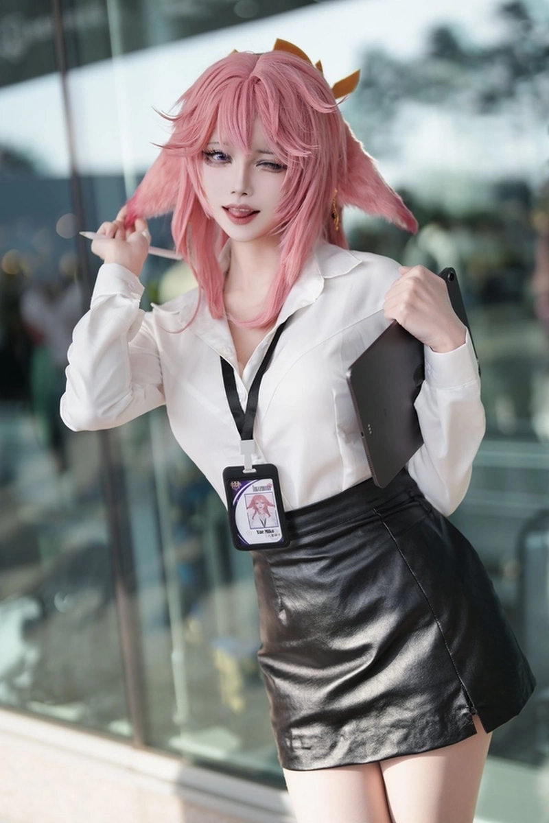 Ảnh cosplay thư ký đẹp