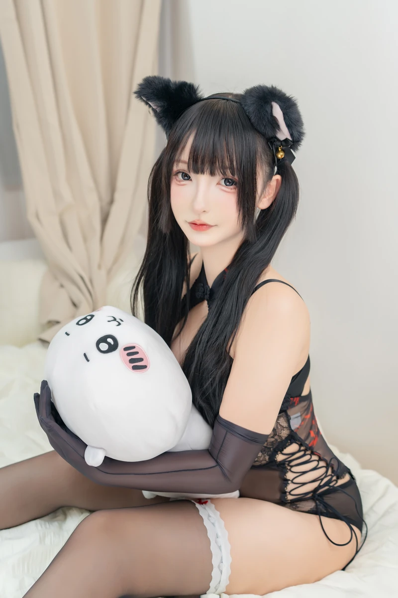 Ảnh mèo đen cosplay cực kỳ gợi tình