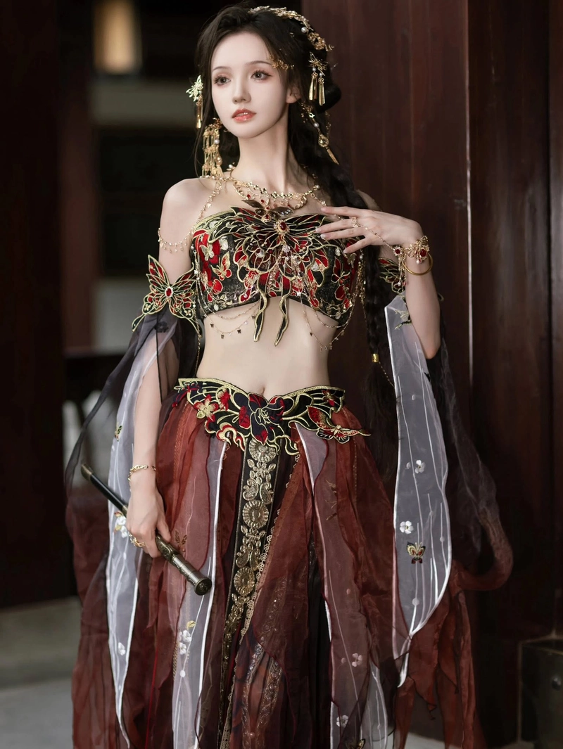 Hình ảnh cosplay cổ trang quyến rũ