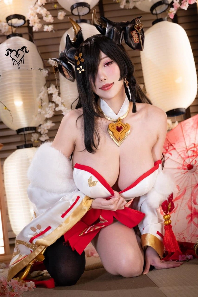 ảnh cosplay ngực bự