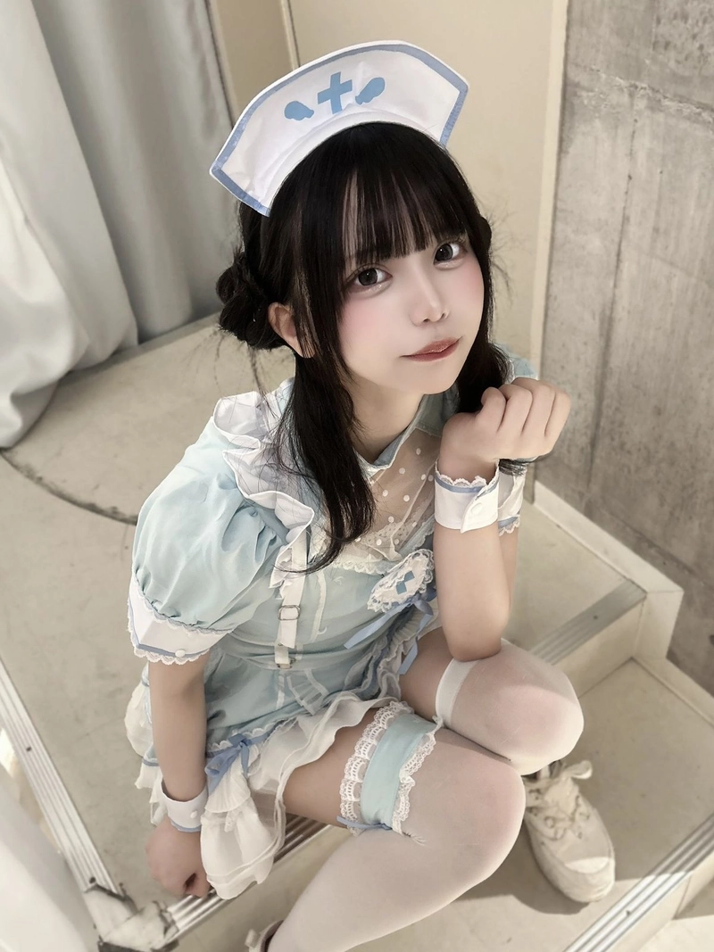 Ảnh Cosplay nữ y tá dễ thương