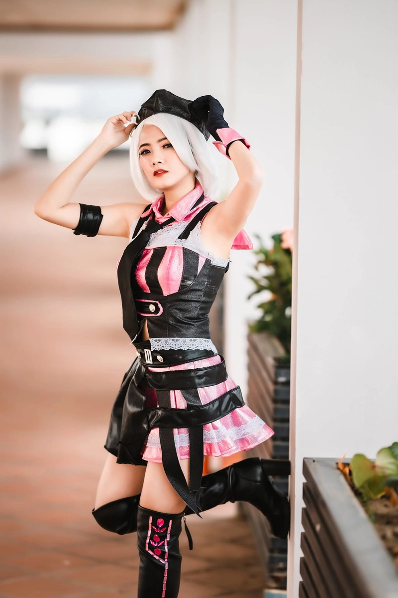 Ảnh cosplay freefire nhân vật Healer