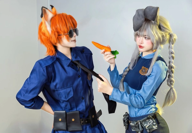 Cosplay cảnh sát thỏ và cáo