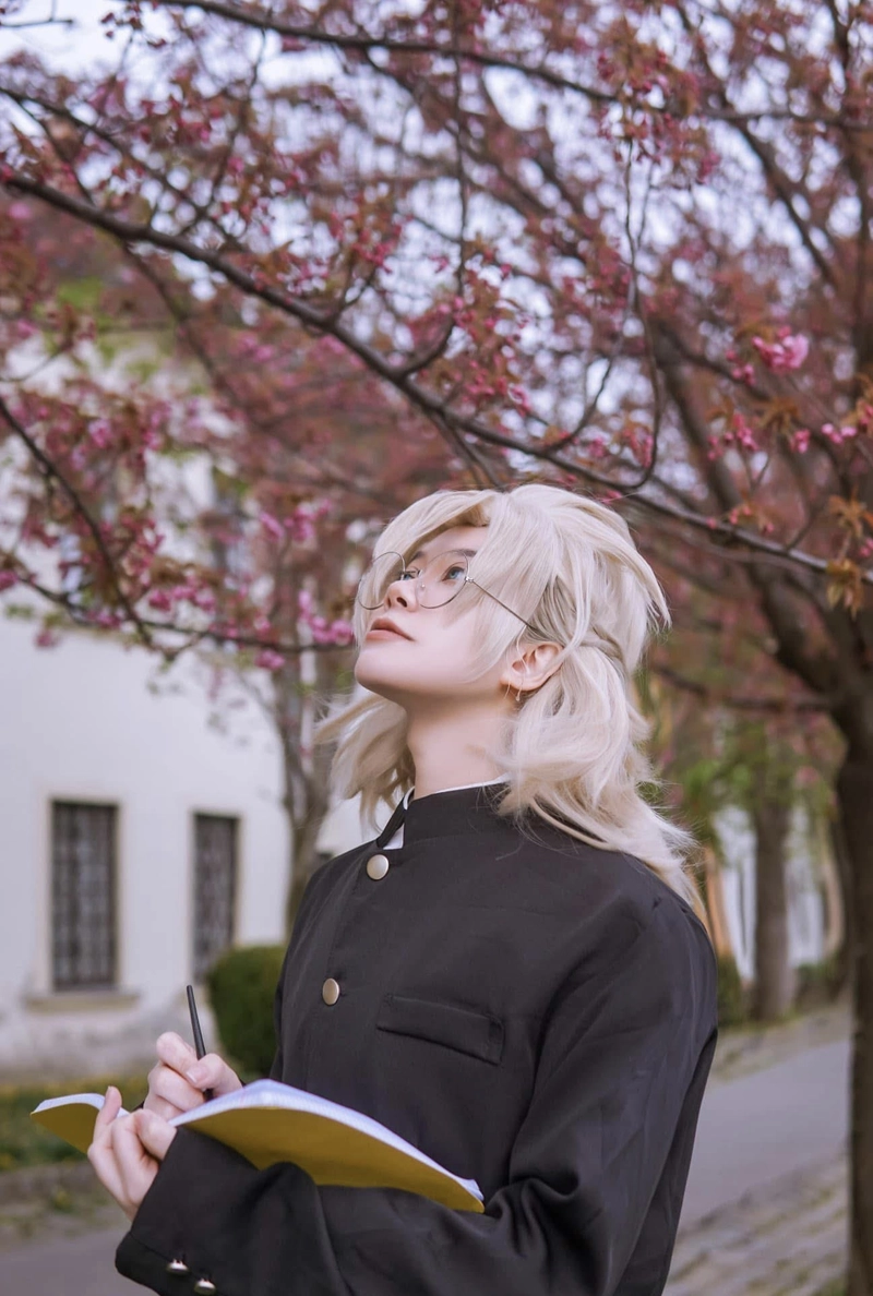 Cosplay học sinh nam