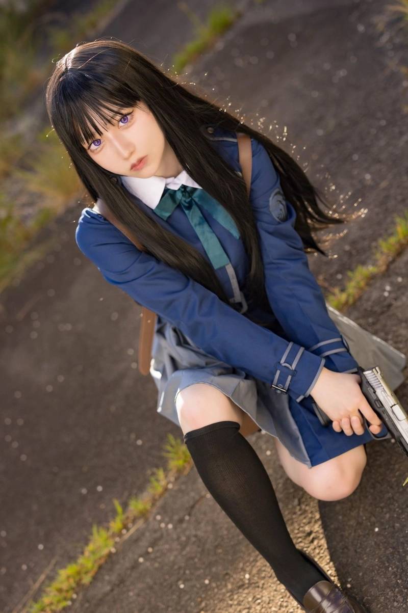 Cosplay nữ học sinh ngầu