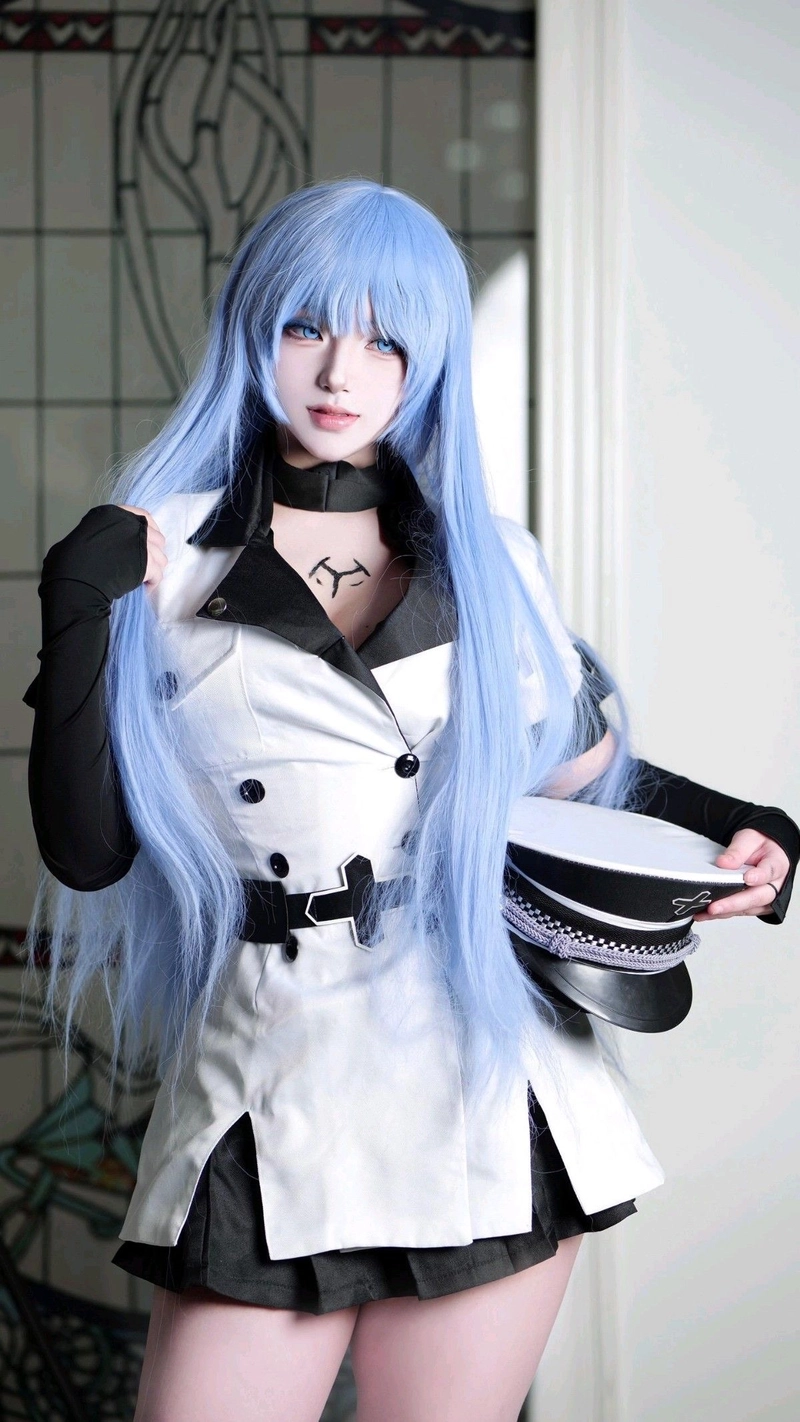 Hình ảnh Cosplay cảnh sát nữ