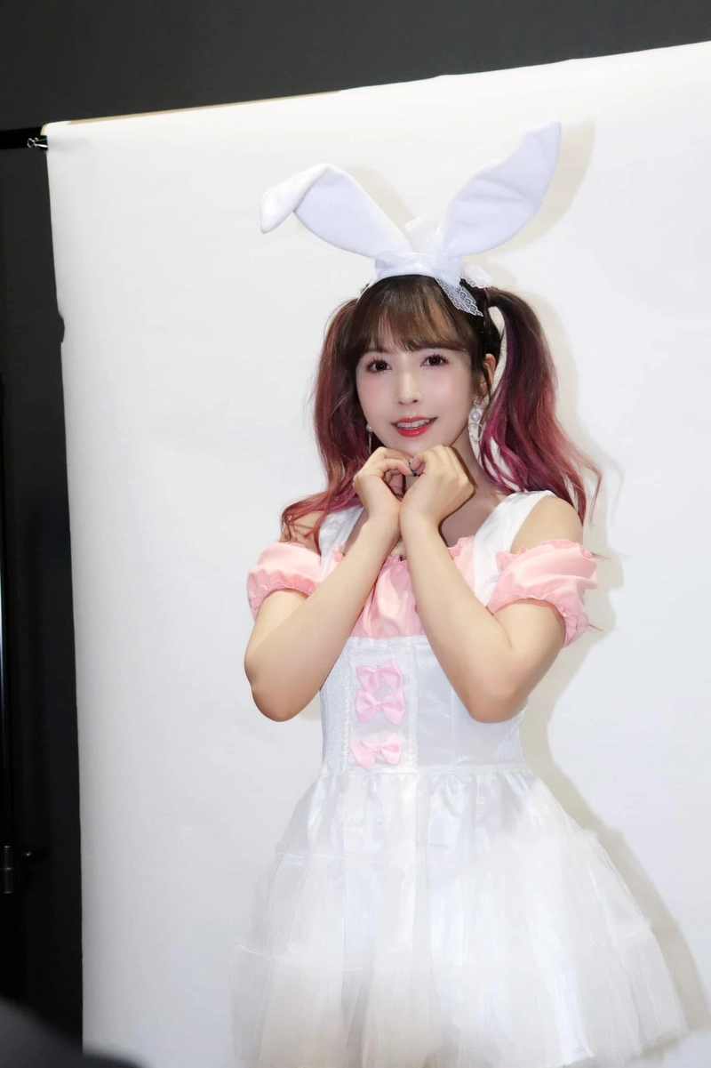 Yua mikami cosplay thỏ trắng cute