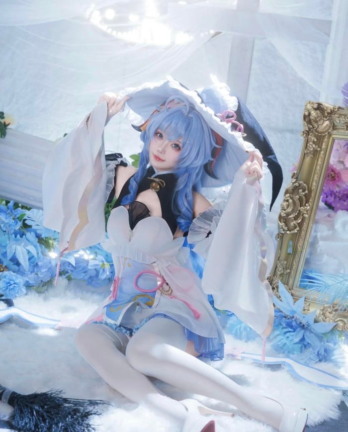 ảnh tạo dáng cosplay anime