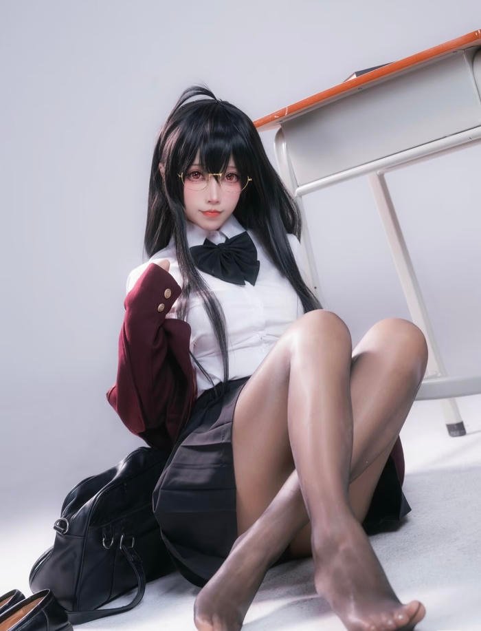 cosplay gái xinh mang phong cách ma mị