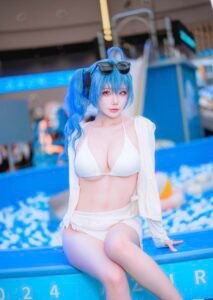 cosplay bikini nghệ thuật