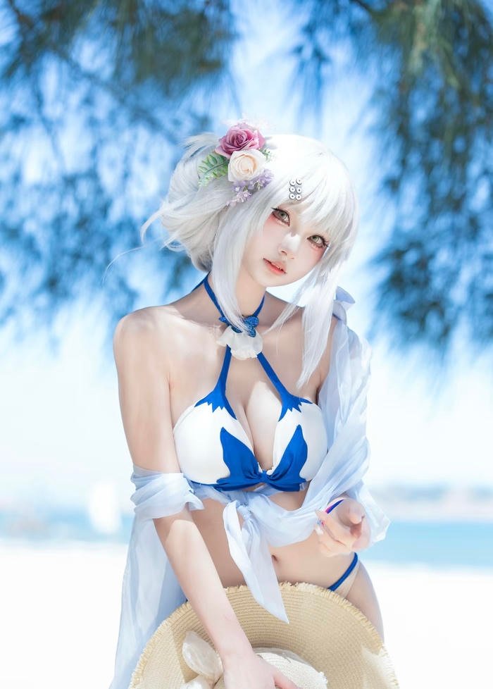 cosplay bikini phong cách anime