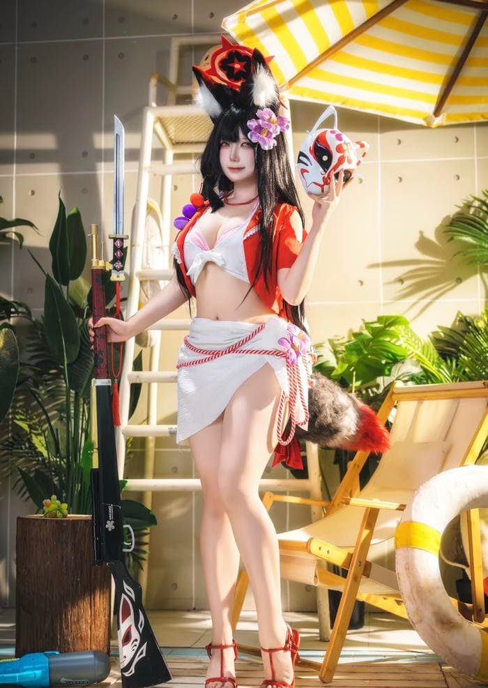cosplay bikini tạo dáng đẹp