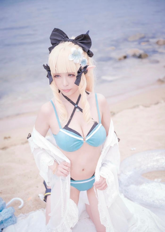 gái xinh cosplay mặc bikini