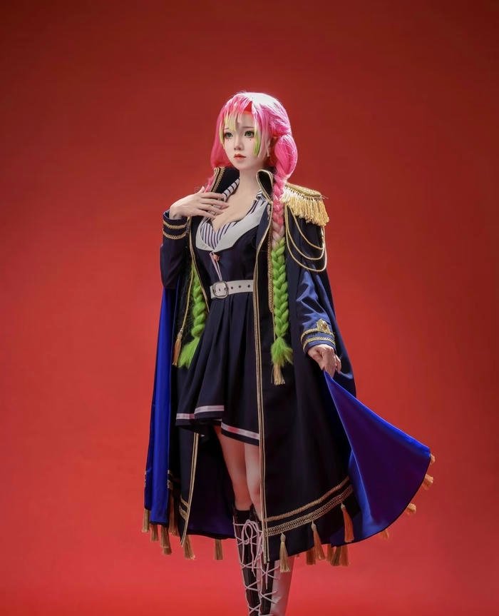 cosplay Luyến Trụ thần thái