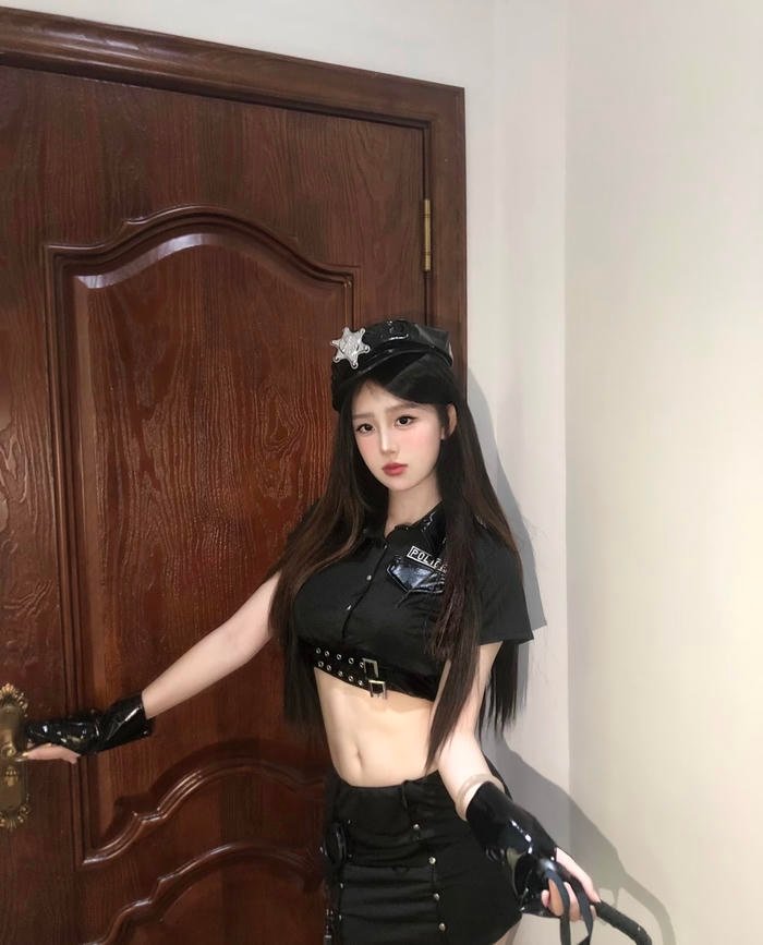 cosplay cảnh sát cool girl