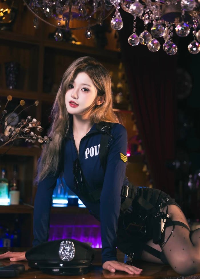 cosplay cảnh sát nữ tính