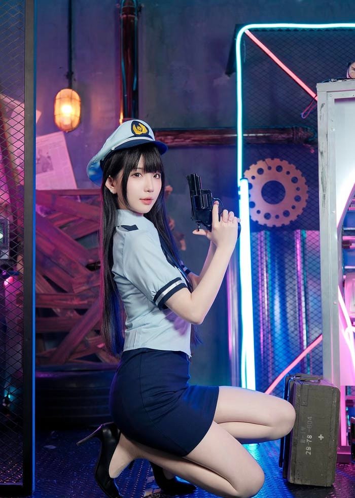 hình cosplay cảnh sát cute
