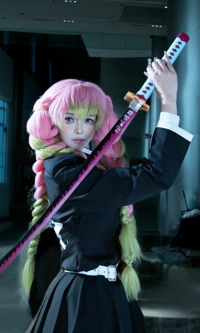 tạo hình cosplay Luyến Trụ