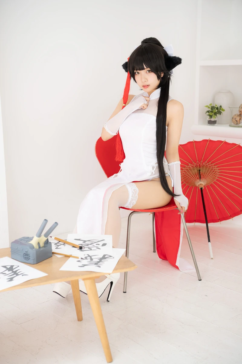 Ngọt ngào khiêu khích hình cosplay khoe lồn