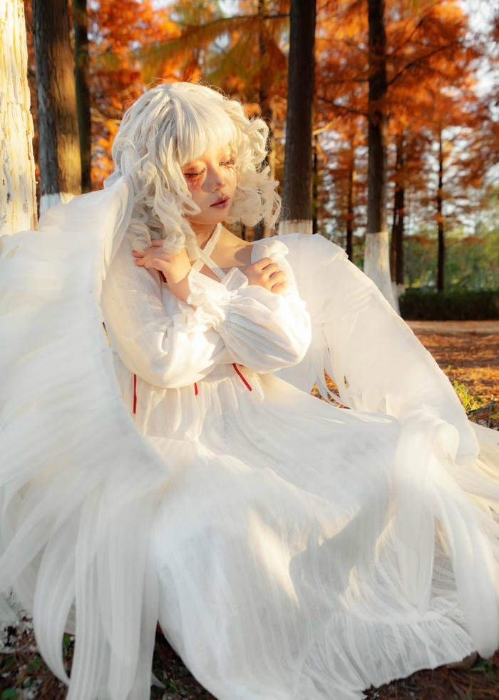 Ảnh cosplay thiên thần xuất hiện với tạo dáng thanh thoát