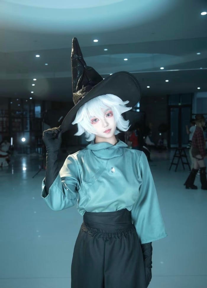 Bức ảnh cosplay phù thủy thể hiện vẻ đẹp ma thuật cuốn hút