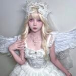 Bức ảnh cosplay thiên thần làm khung hình trở nên mơ màng
