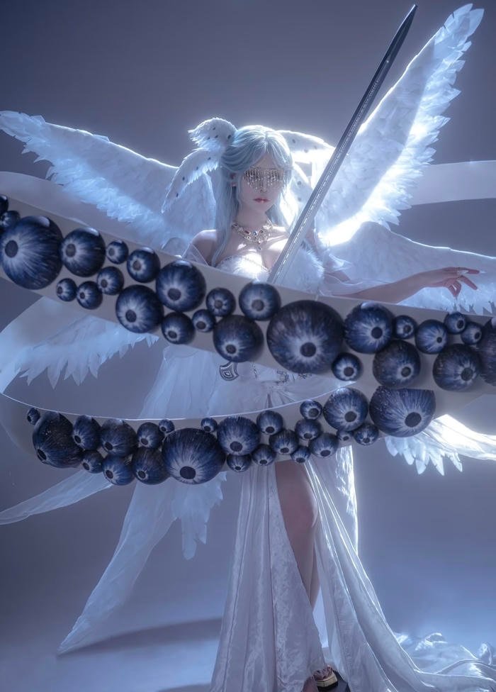 Bức hình cosplay thiên thần tạo nên hình ảnh rất dễ nhớ