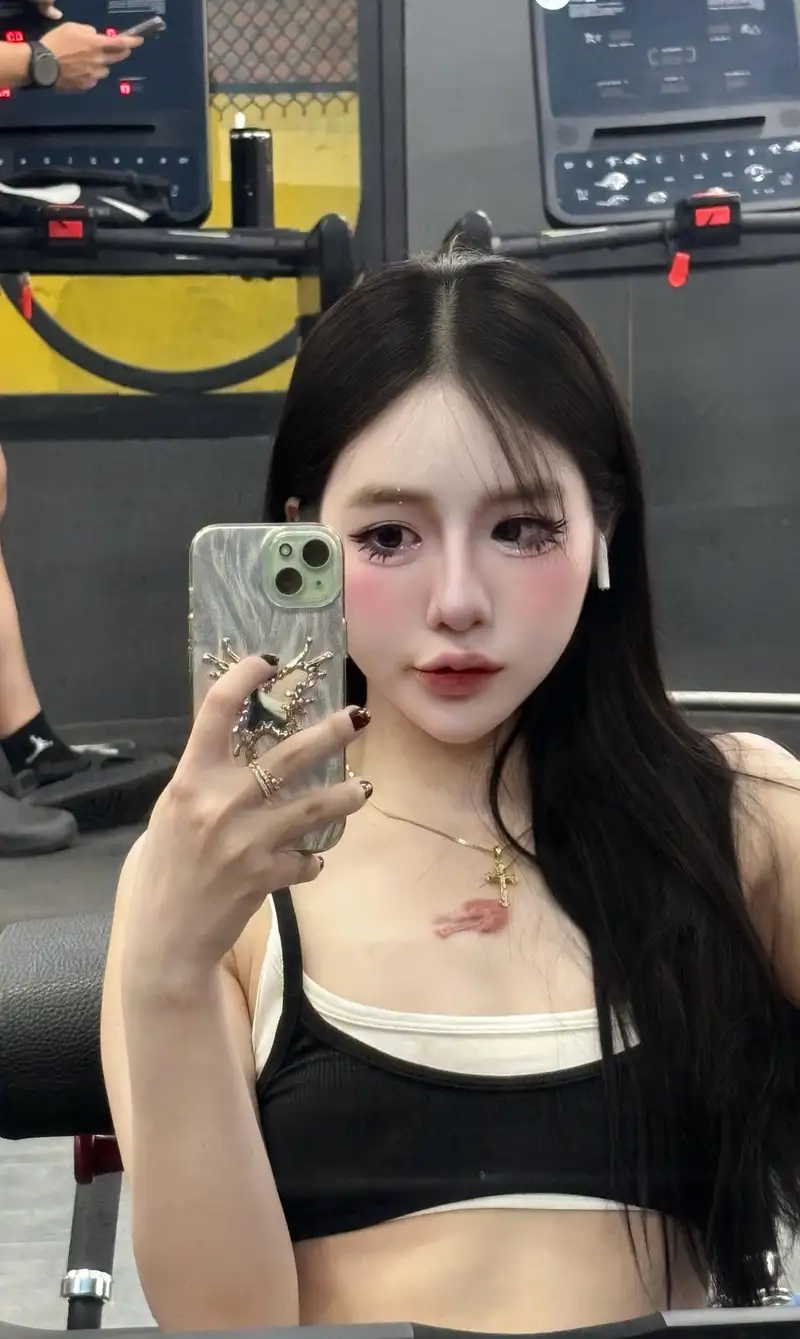 Gymer Tiffany Thư Tiktok sexy