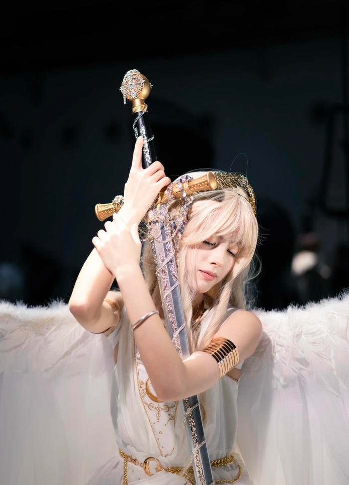 Hình ảnh cosplay thiên thần ghi lại nét đẹp trong sáng trưởng thành
