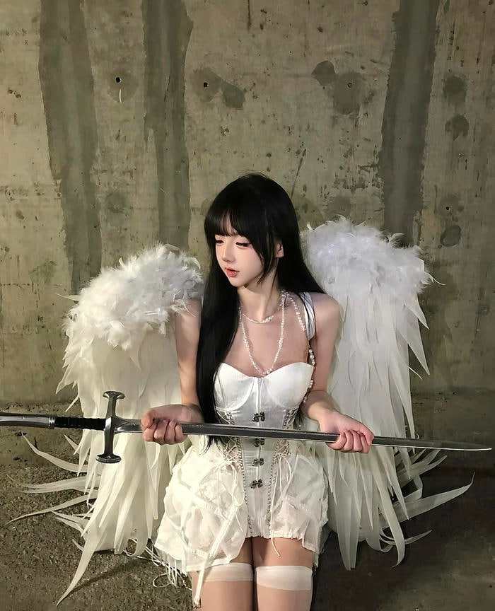 Hình ảnh cosplay thiên thần mang vẻ đẹp tinh khôi đầy cuốn hút