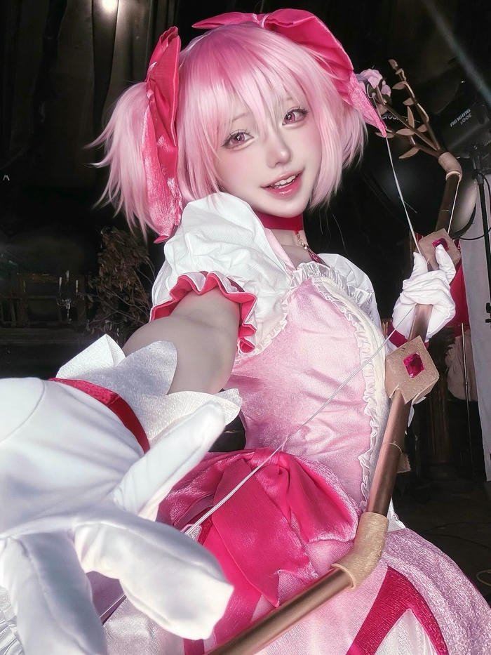 Hình cosplay dễ thương dịu dàng quyến rũ