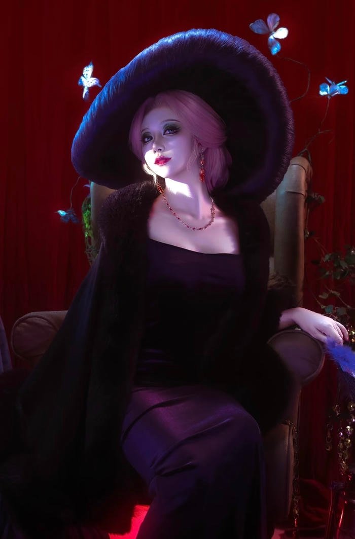 Hình cosplay phù thủy ánh sáng và bóng tối hòa quyện
