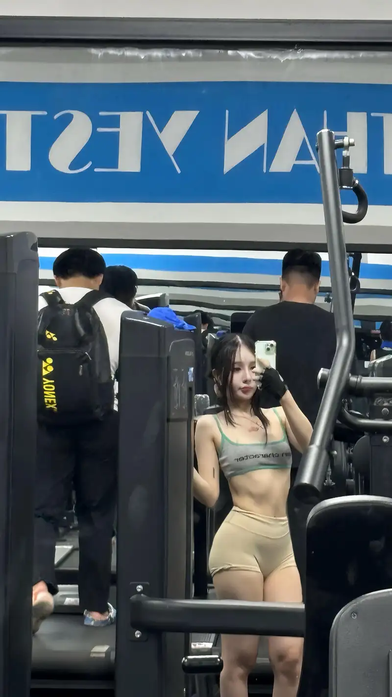 Tiffany Thư Gymer Tiktok sexy quyến rũ