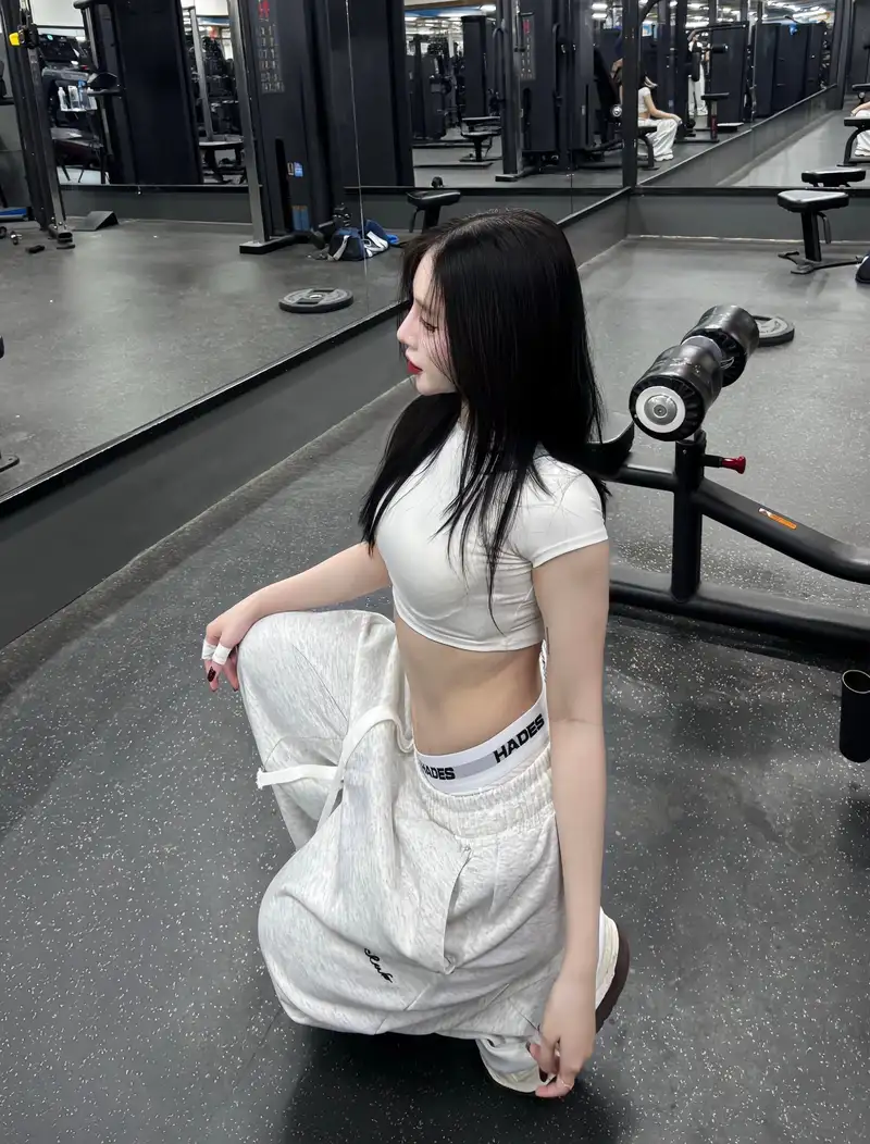 Tiffany Thư Tiktok sexy Gymer